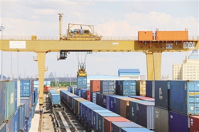 滿洲里站進出口運量突破1000萬噸，貨物貿易持續增長